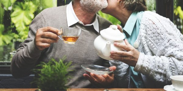 senior-couple-afternoon-tea-drinking-relax-pyh8nns-1024x684